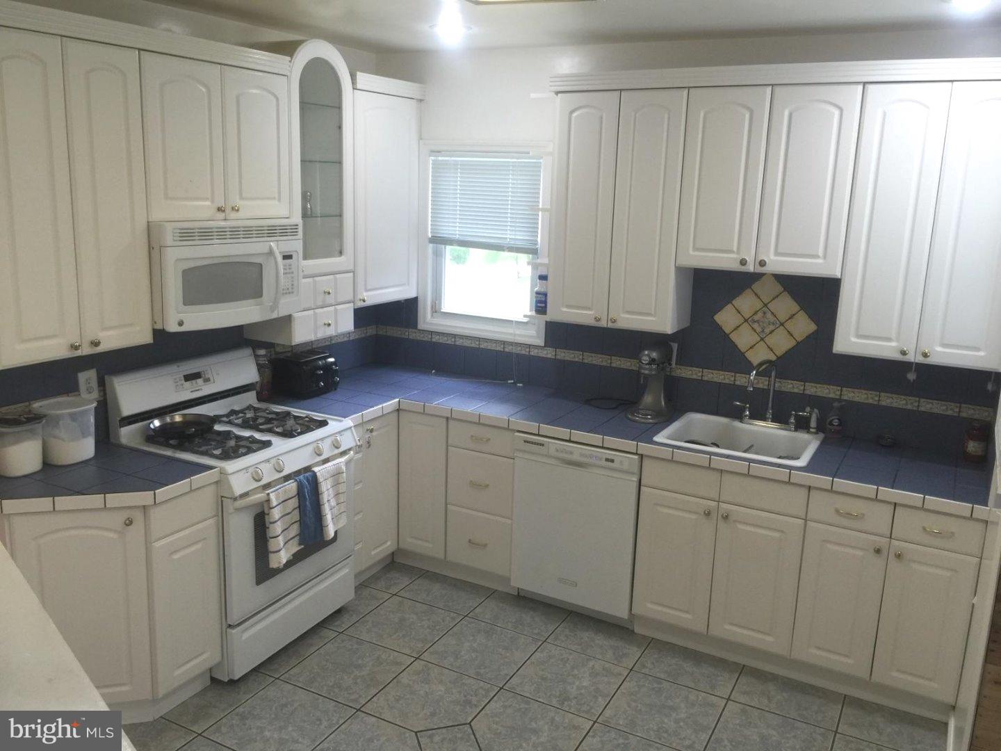 131 Mill Road Norristown, PA 19401 - Photo 6 of 25 Kitchen