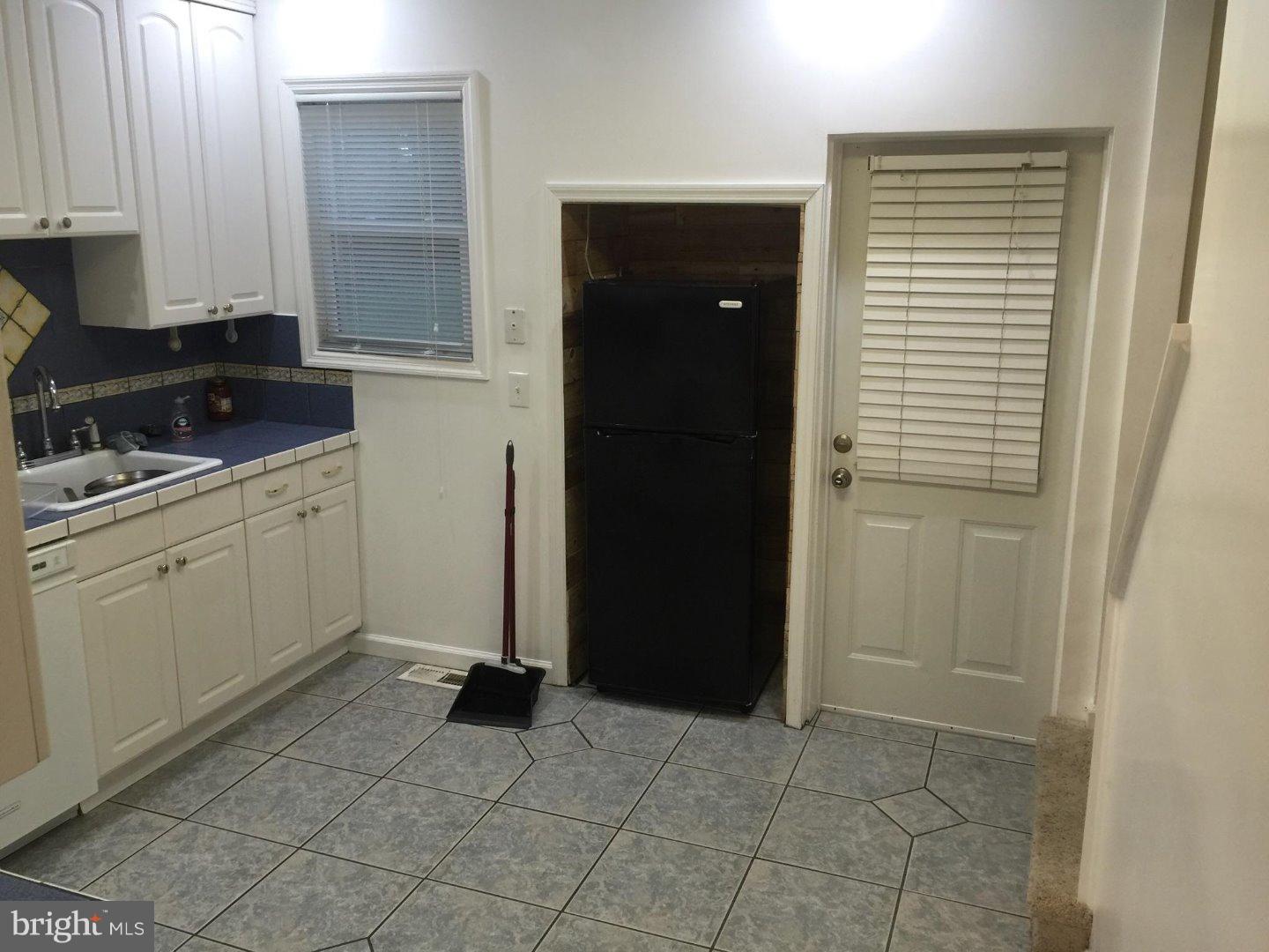 131 Mill Road Norristown, PA 19401 - Photo 7 of 25 Kitchen