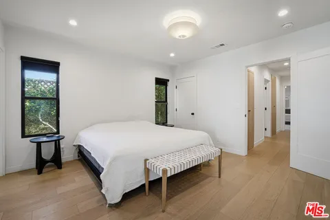 $2,345,000 | 11357 Aqua Vista Street, Studio City, CA 91602