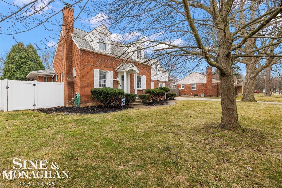 2207 Hawthorne Road Grosse Pointe, MI 48236 - Photo 42 of 42 50170011-37dcbb33-325e-4418-ab17-b5fb02984511.JPG