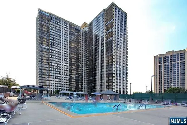 $3,350 | 300 Winston Drive, Unit 2604, Cliffside Park, NJ 07010