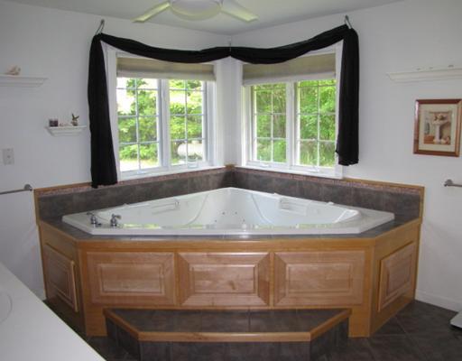234 Pond Road Manchester, ME 04351 - Photo 8 of 17 Master Bath/Spa.