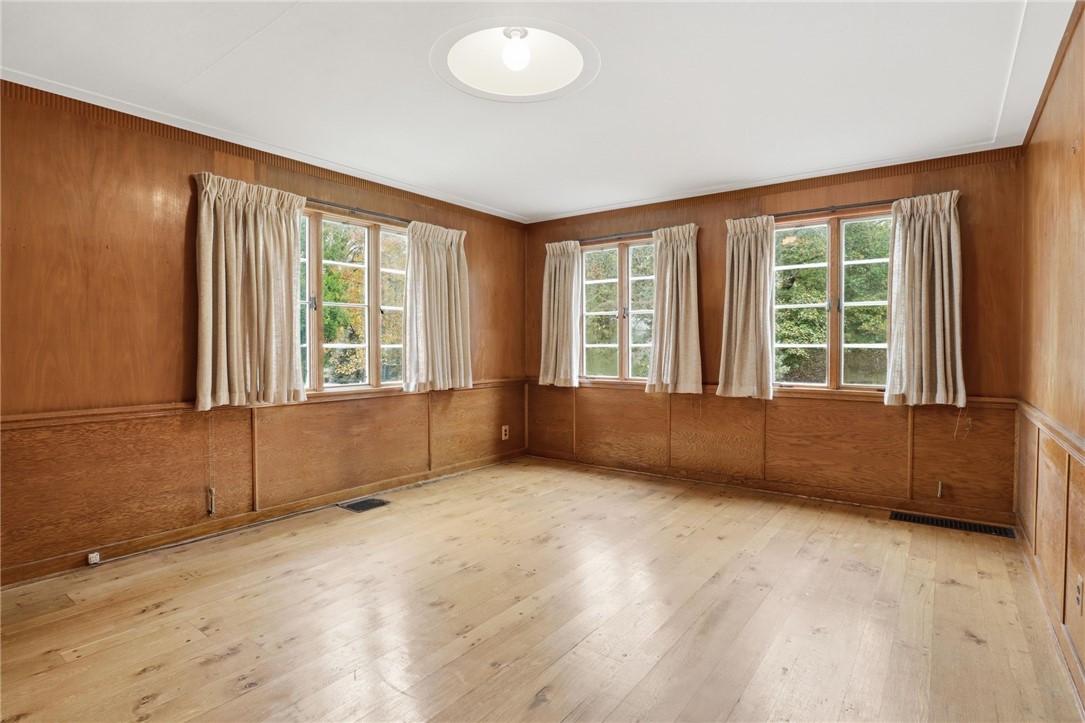 125 Summit Drive Rochester, NY 14620 - Photo 12 of 50