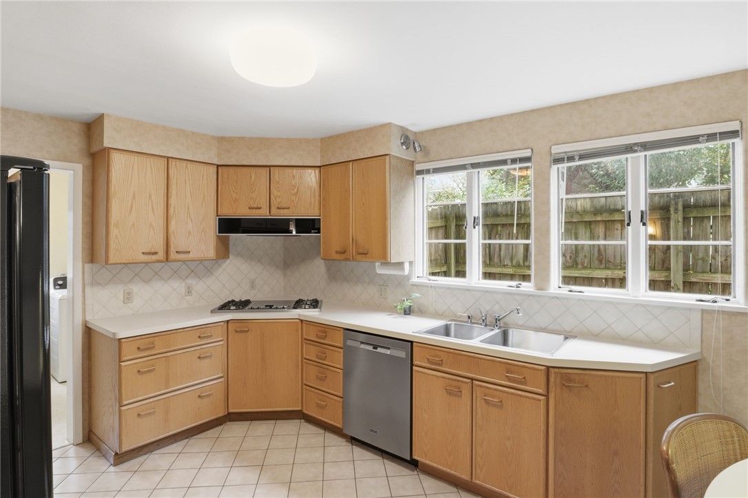 125 Summit Drive Rochester, NY 14620 - Photo 14 of 50