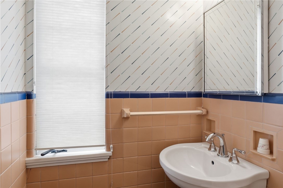 125 Summit Drive Rochester, NY 14620 - Photo 22 of 50