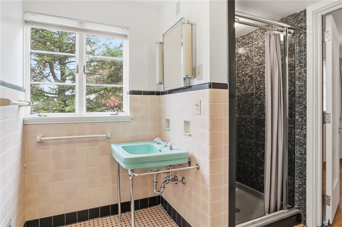 125 Summit Drive Rochester, NY 14620 - Photo 27 of 50