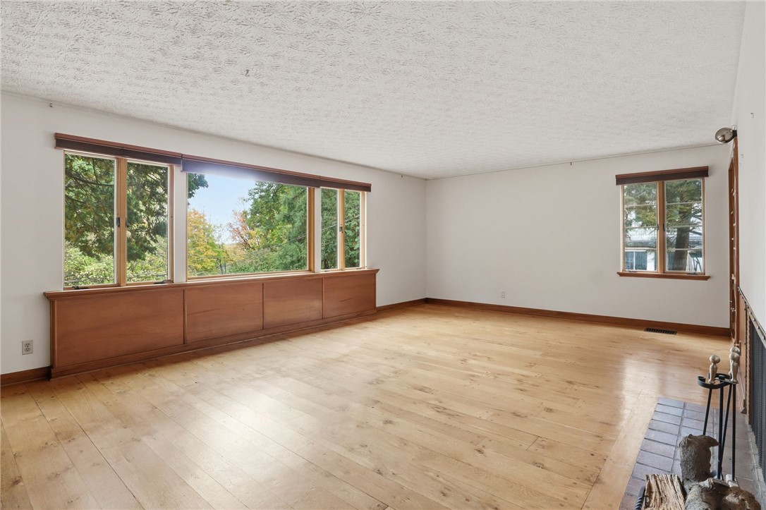 125 Summit Drive Rochester, NY 14620 - Photo 7 of 50