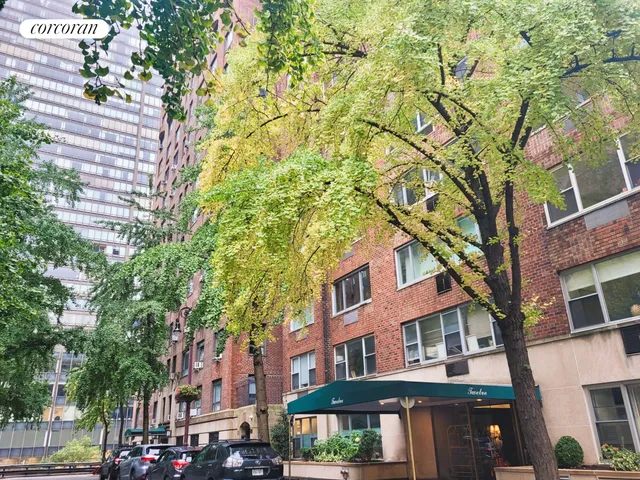 a view of parking area