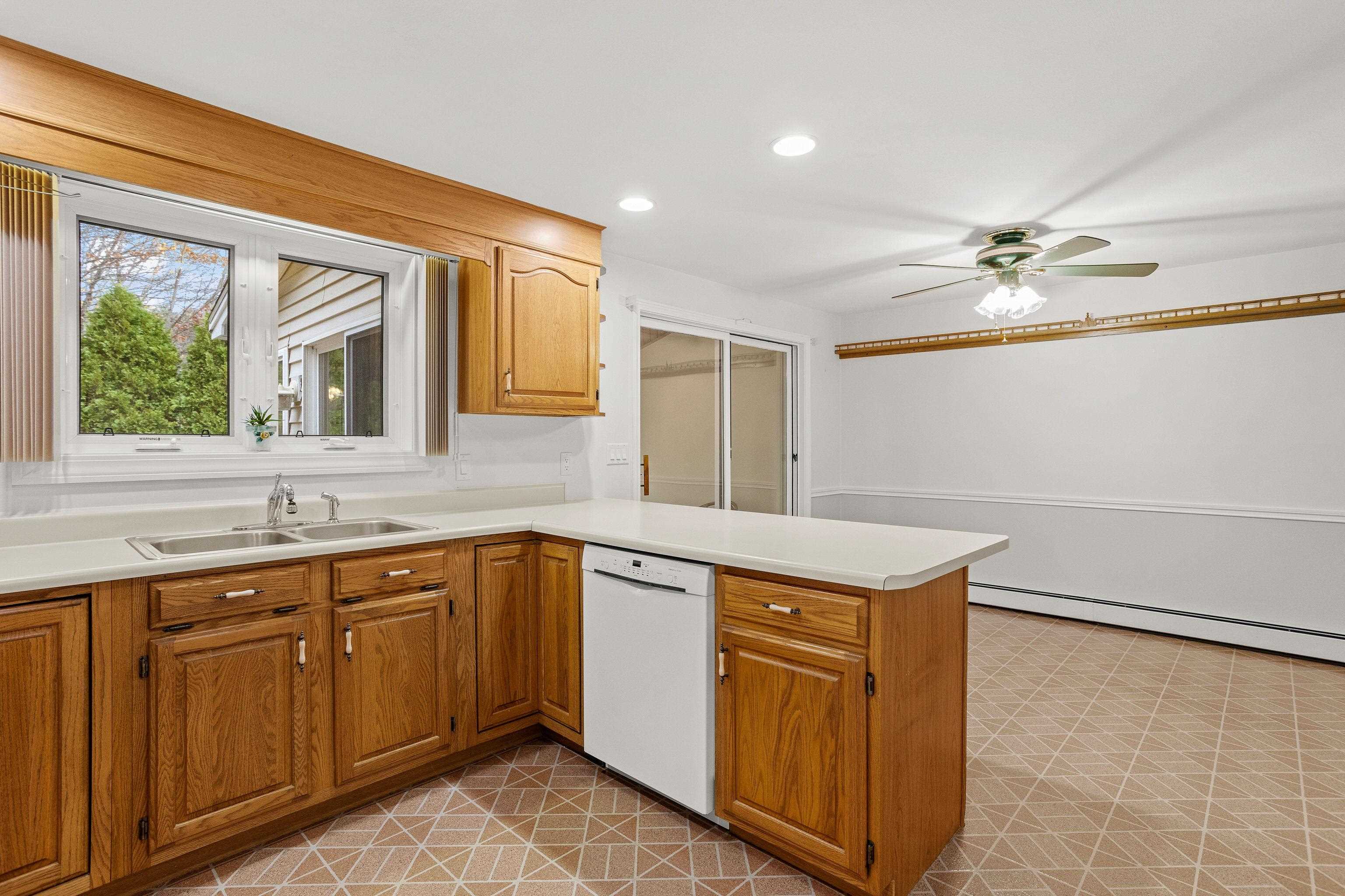 9 Crane Crossing Road, Unit 61 Plaistow, NH 03865 - Photo 18 of 35