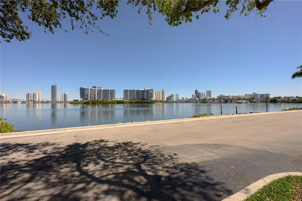 $5,650 | 3255 Northeast 184th Street, Unit 12101, Aventura, FL 33160
