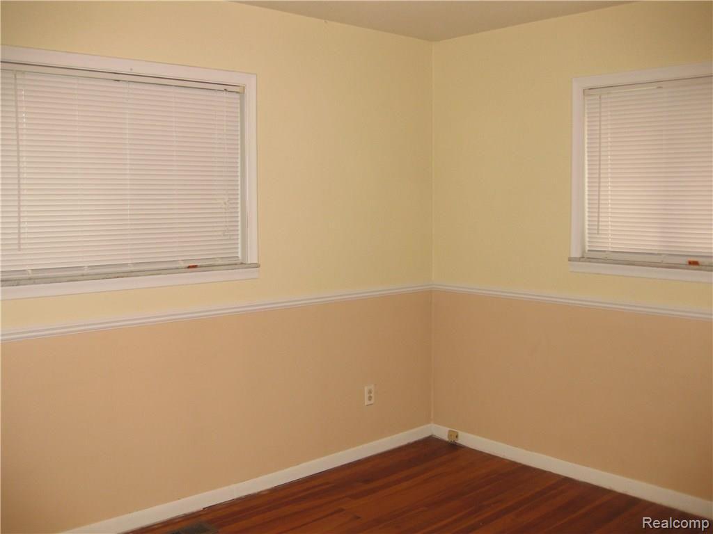 17535 Rougeway Street Livonia, MI 48152 - Photo 14 of 42 Gallery Image 14