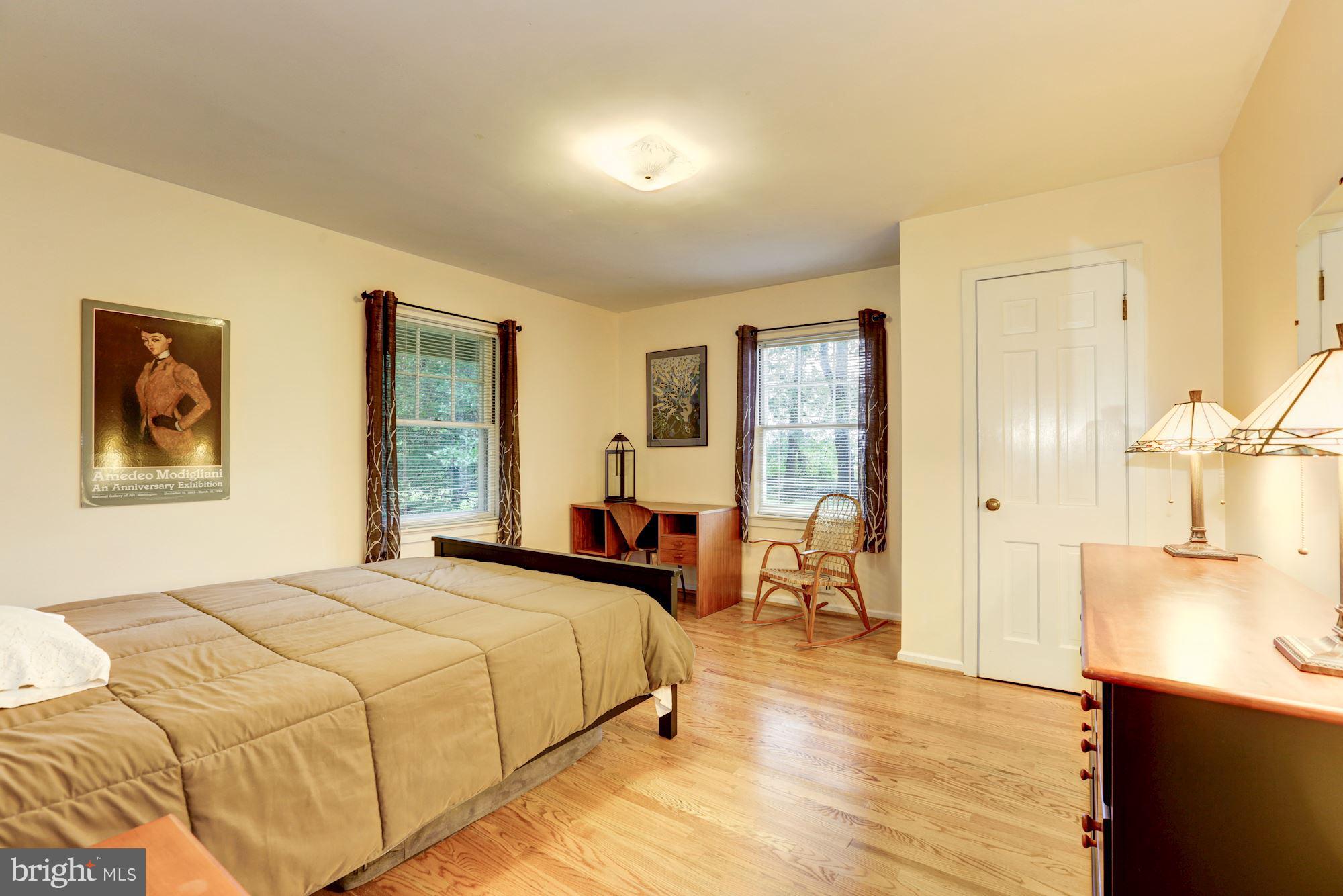 21210 Peach Tree Road Dickerson, MD 20842 - Photo 17 of 30 Second first level bedroom