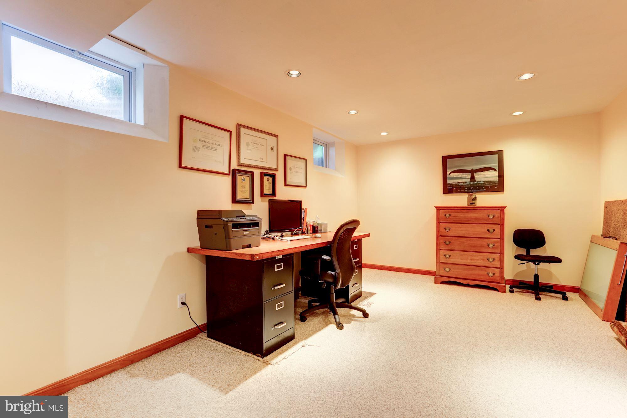 21210 Peach Tree Road Dickerson, MD 20842 - Photo 24 of 30 Lower level office