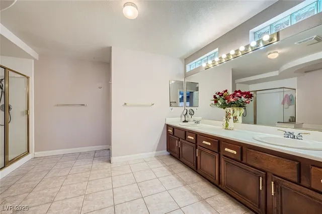 $4,100 | 8748 Castle Hill Avenue, Las Vegas, NV 89129