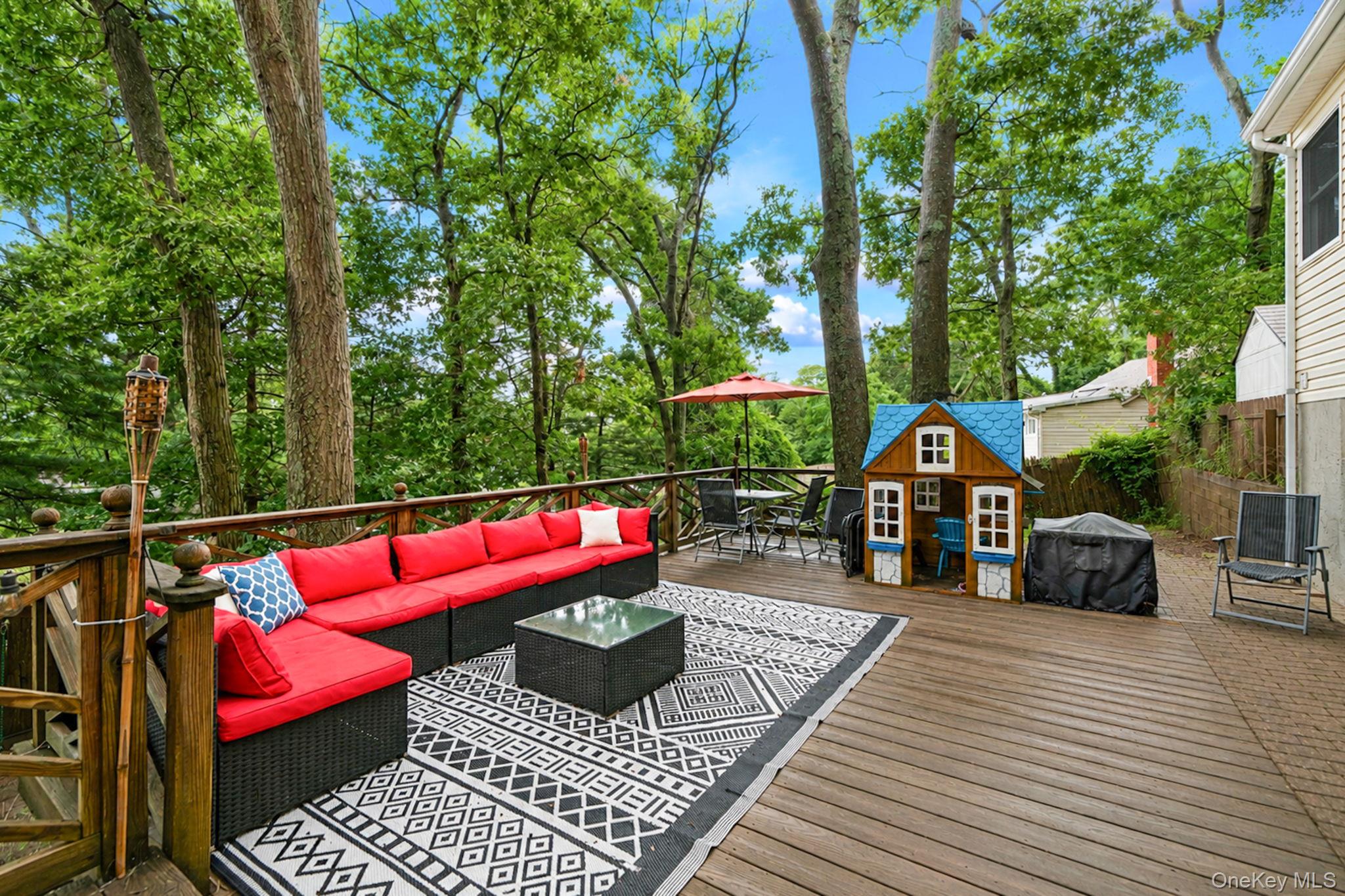 30 Sayville Road Sound Beach, NY 11789 - Photo 4 of 30