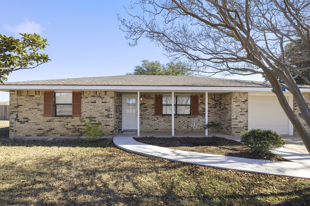 341 Stoneleigh Road Center Point, TX 78010 - Photo 2 of 26