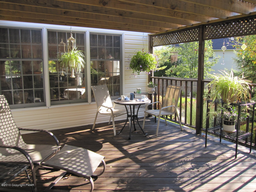 341 Tara Hill Road Bartonsville, PA 18321 - Photo 19 of 23 a outdoor view with a sitting space