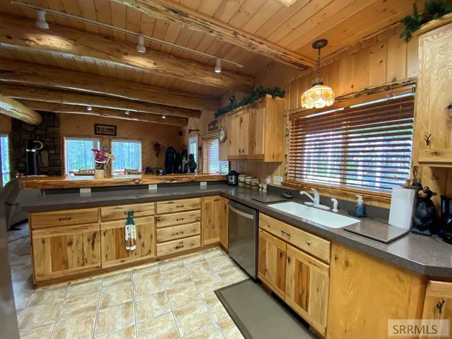 $1,395,000 | 4070 Southgate, Island Park, ID 83429