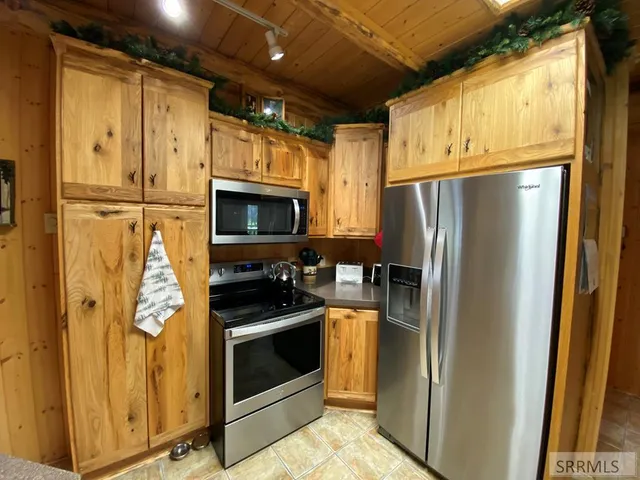 $1,395,000 | 4070 Southgate, Island Park, ID 83429