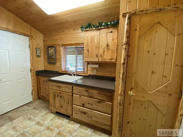 $1,295,000 | 4070 Southgate, Island Park, ID 83429