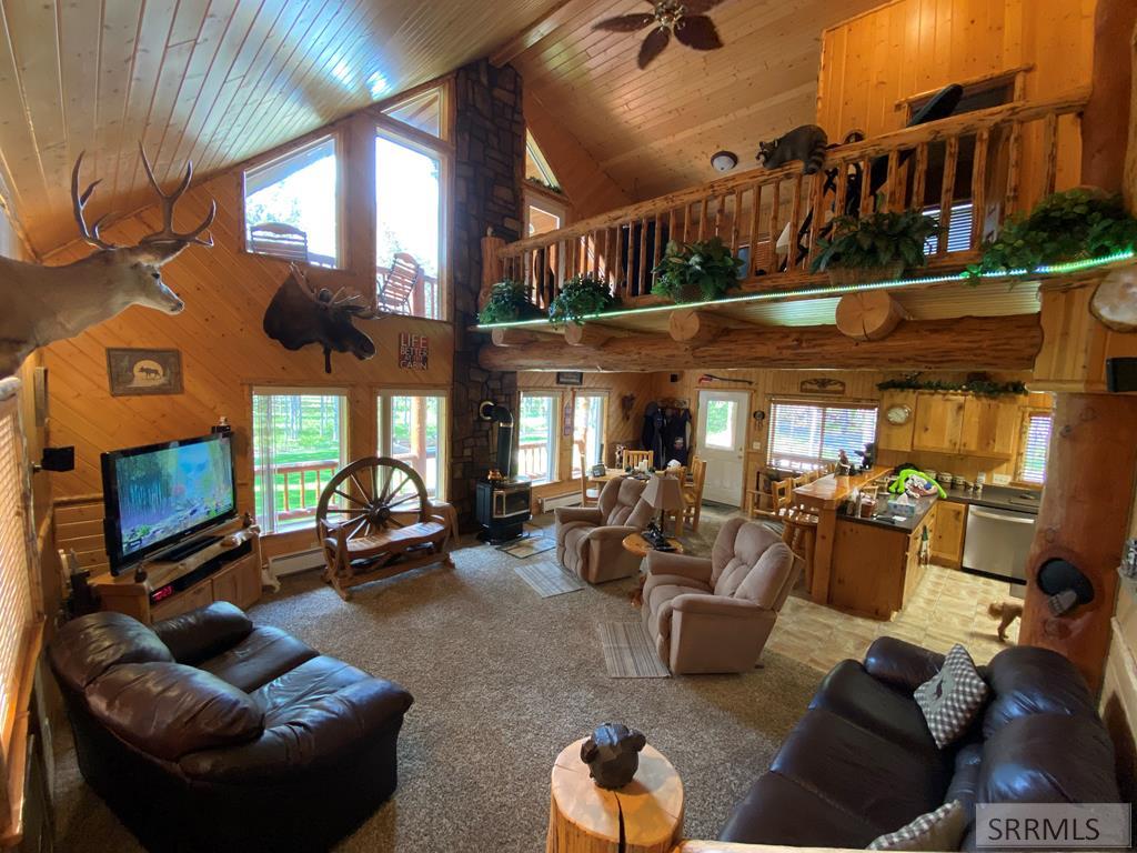 4070 Southgate Island Park, ID 83429 - Photo 42 of 82 Livingroom