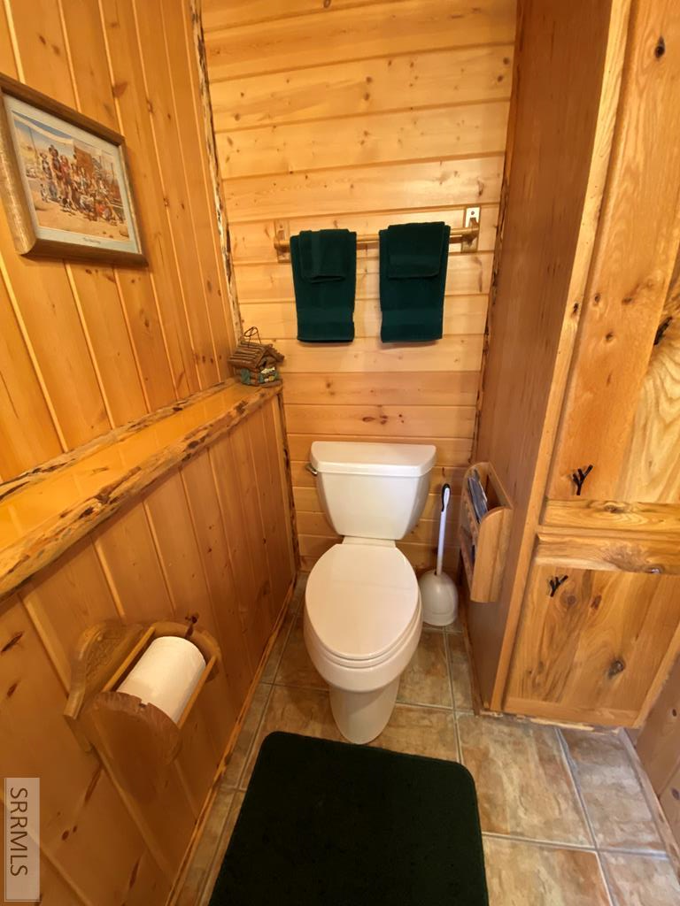 4070 Southgate Island Park, ID 83429 - Photo 46 of 82 Upstairs bathroom