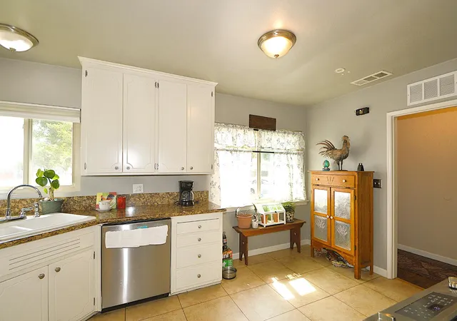 $389,500 | 1708 West Andrews, Fresno, CA 93705