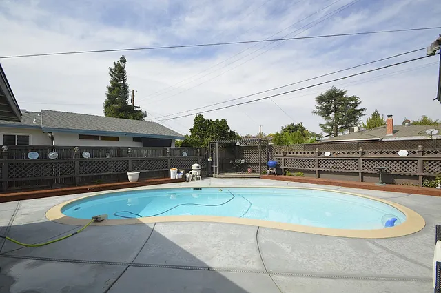 $389,500 | 1708 West Andrews, Fresno, CA 93705