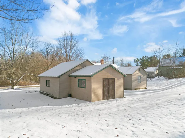 $239,900 | 84 Bray Avenue, Fairfield, ME 04937