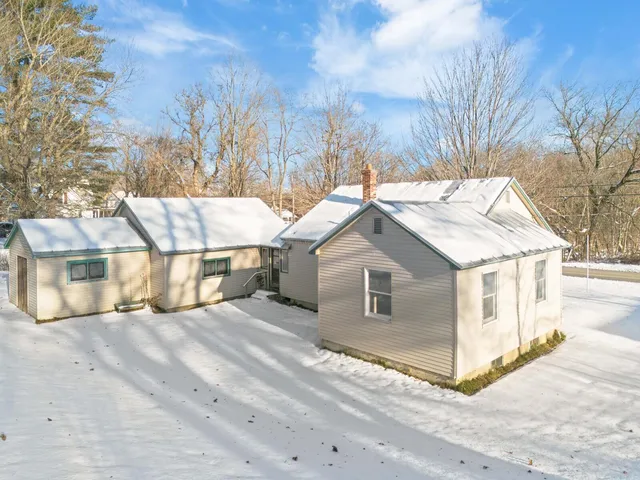 $239,900 | 84 Bray Avenue, Fairfield, ME 04937