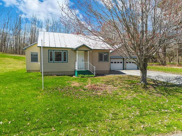 $234,900 | 84 Bray Avenue, Fairfield, ME 04937
