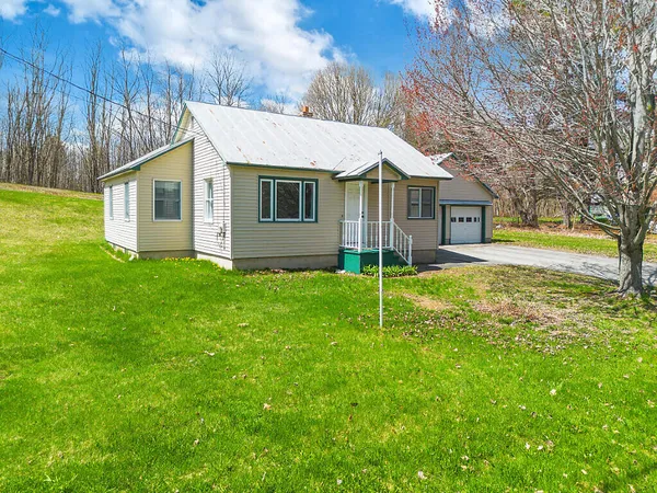 $234,900 | 84 Bray Avenue, Fairfield, ME 04937