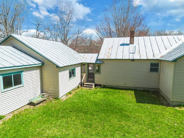 $234,900 | 84 Bray Avenue, Fairfield, ME 04937