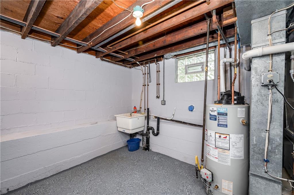 226 Kilgallen Road Butler, PA 16002 - Photo 23 of 38 a utility room with dryer and washer