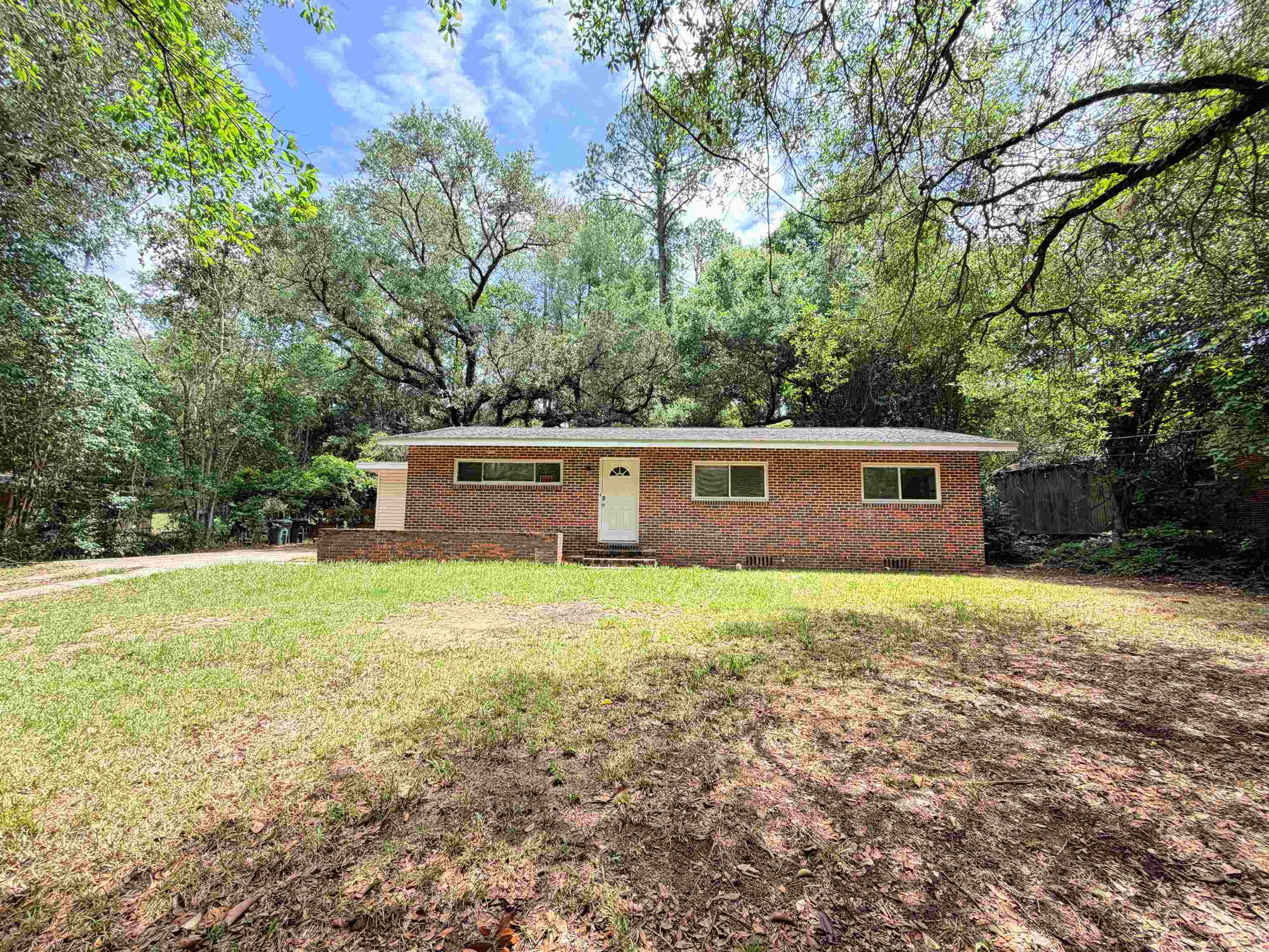 2202 West Mission Road Tallahassee, FL 32304 - Photo 2 of 28 Gallery Image 2