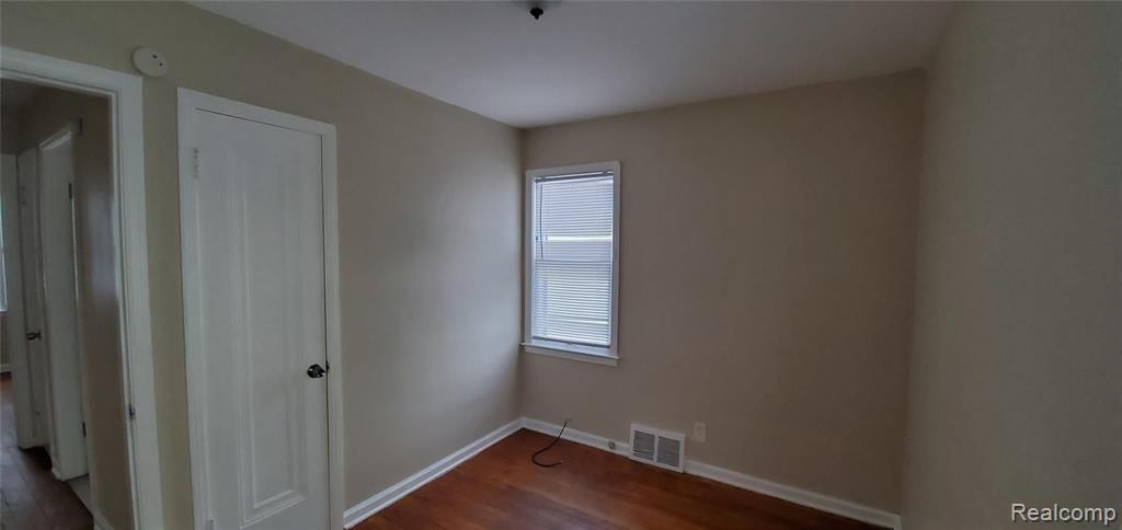 14663 Jacob Avenue Eastpointe, MI 48021 - Photo 13 of 39
