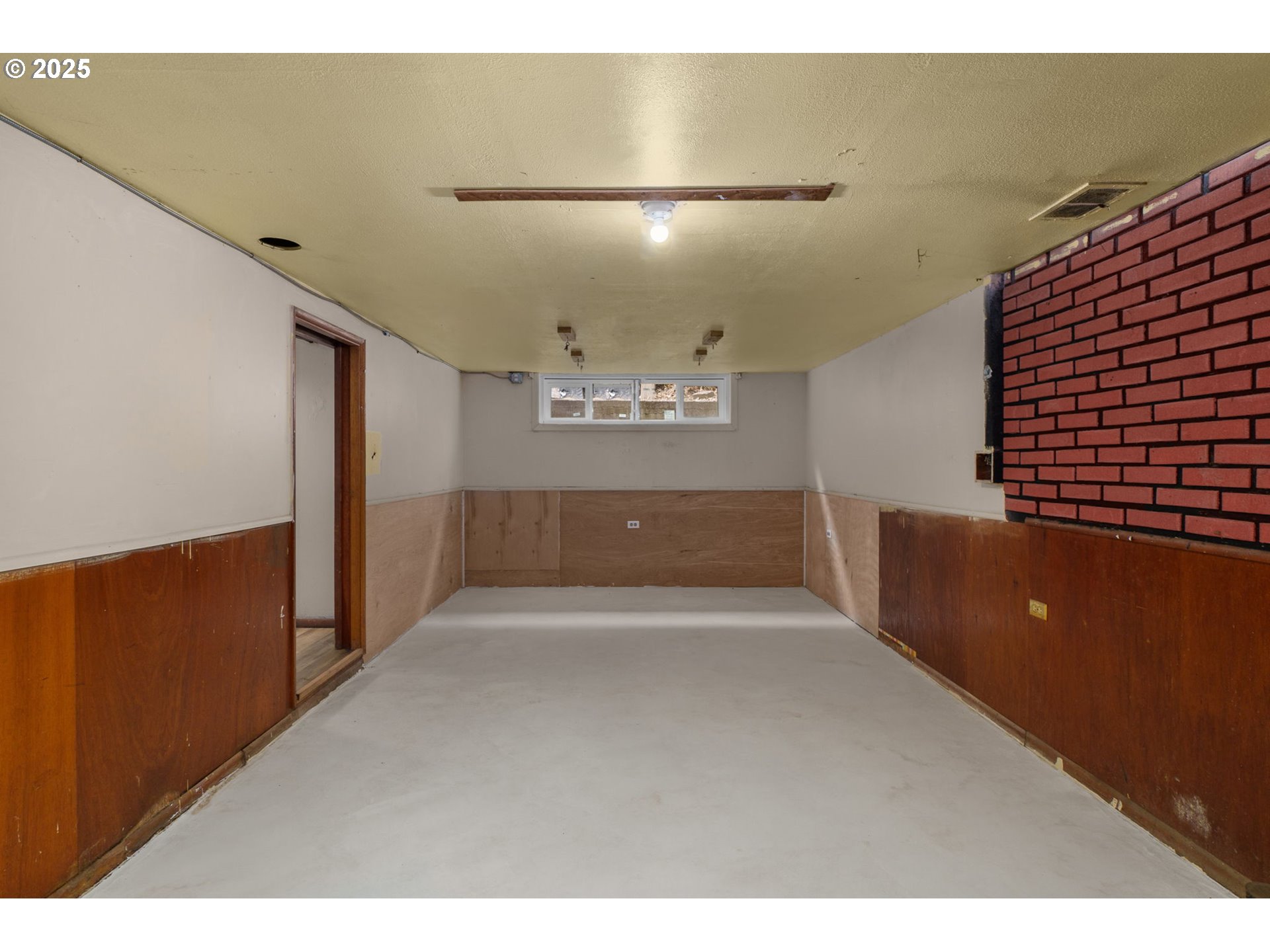 1536 Northeast 77th Avenue Portland, OR 97213 - Photo 17 of 29 Den/Office