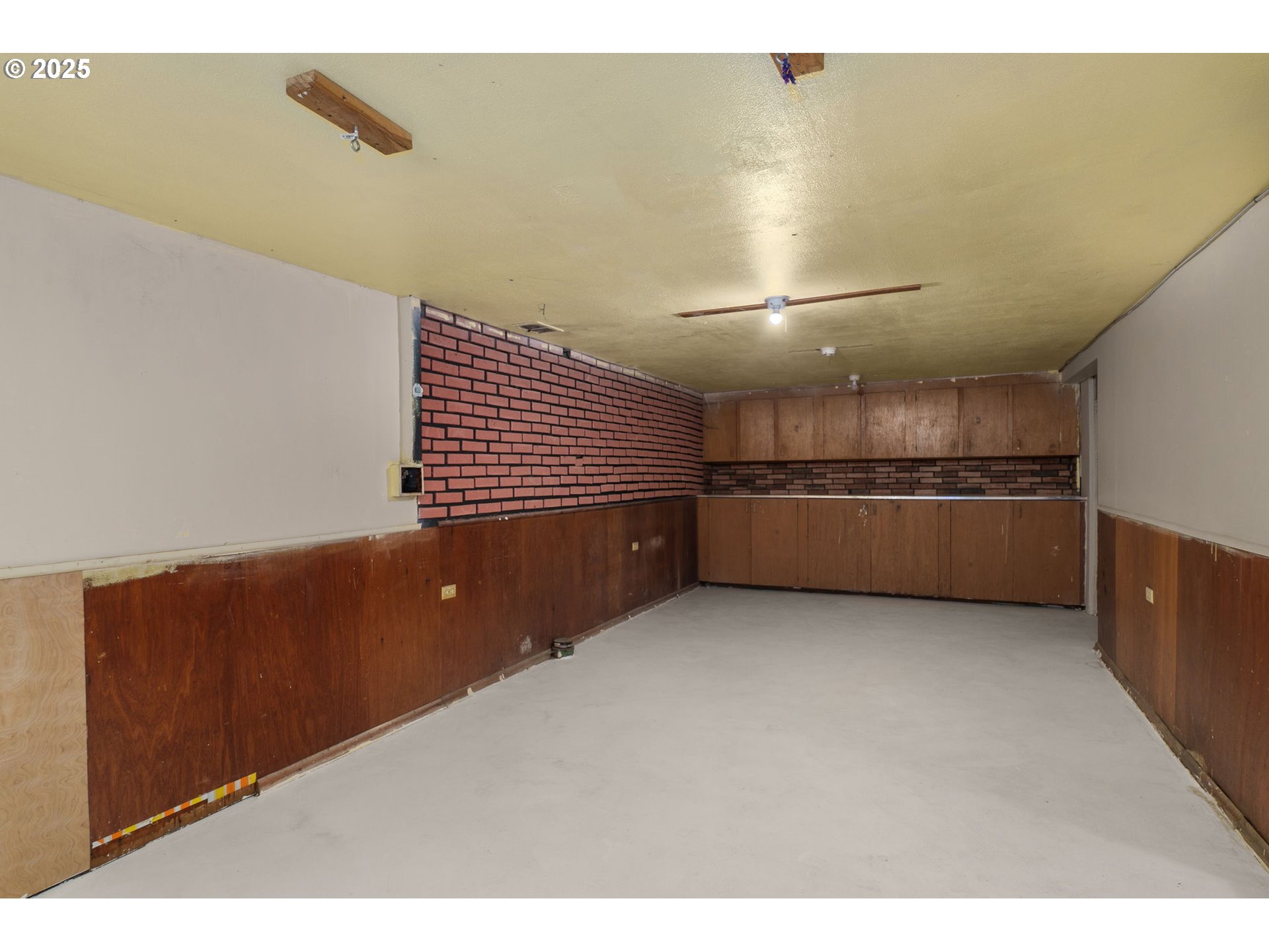 1536 Northeast 77th Avenue Portland, OR 97213 - Photo 18 of 29 Den/Office