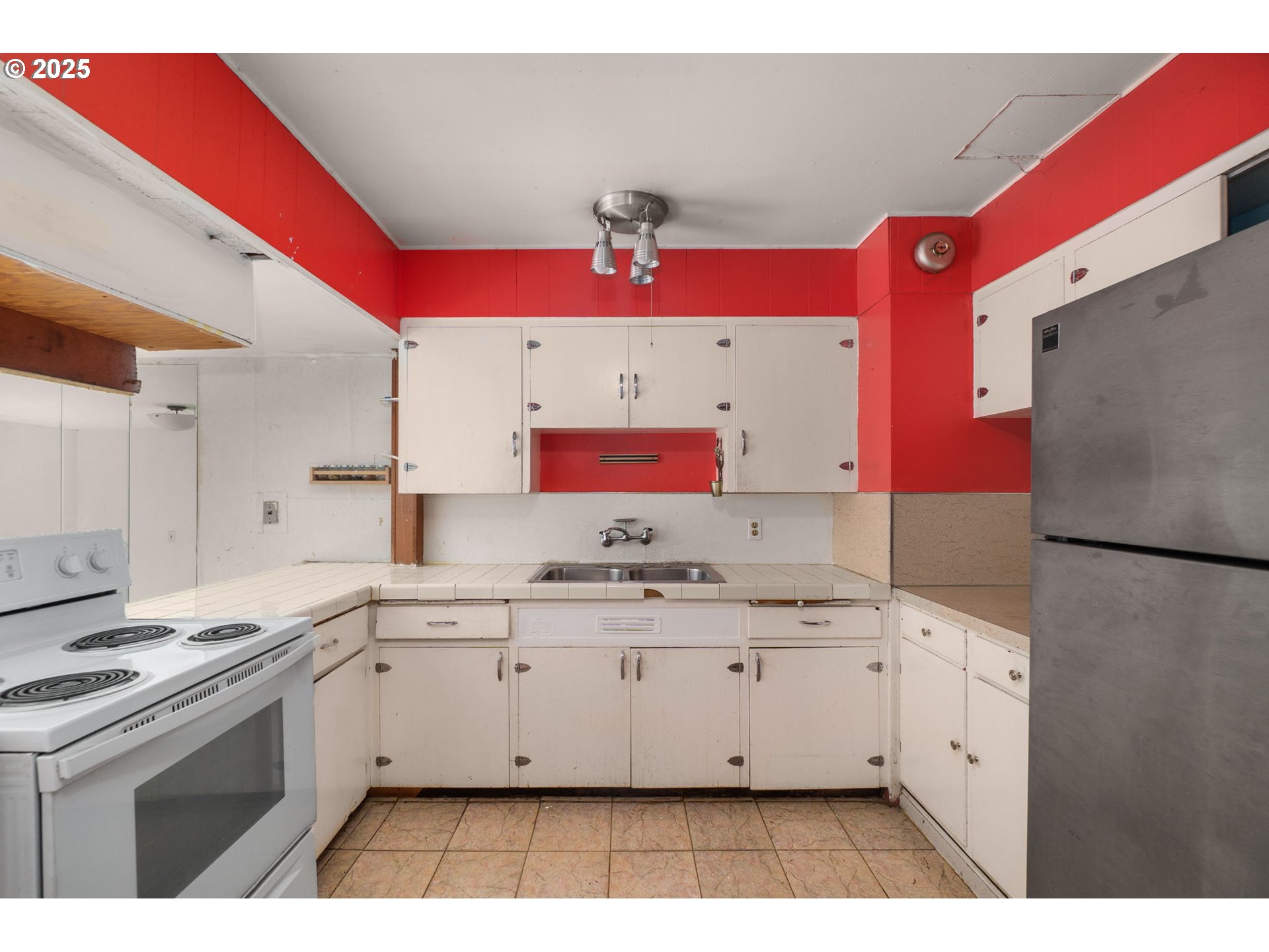 1536 Northeast 77th Avenue Portland, OR 97213 - Photo 6 of 29 Kitchen