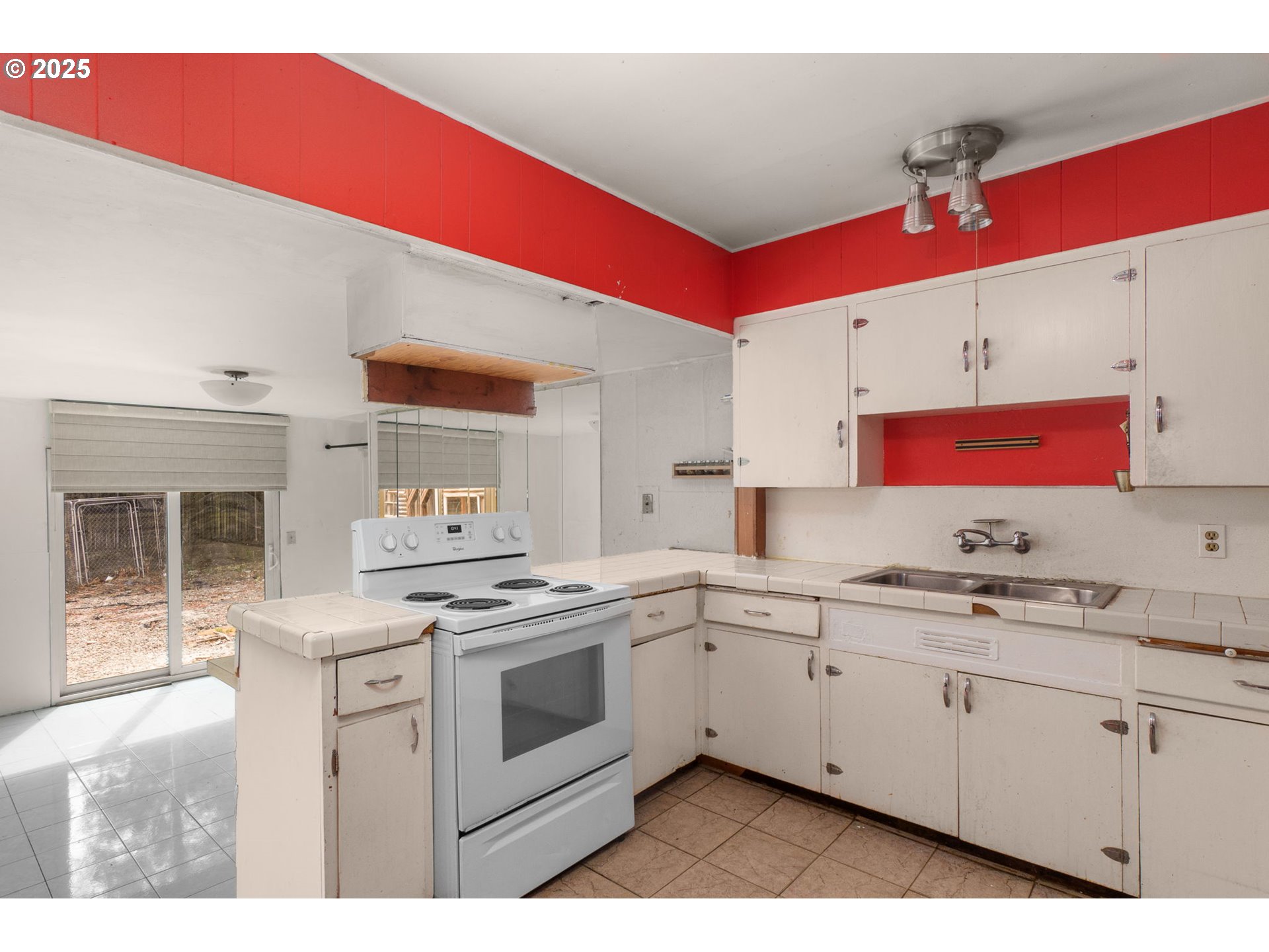 1536 Northeast 77th Avenue Portland, OR 97213 - Photo 7 of 29 Kitchen