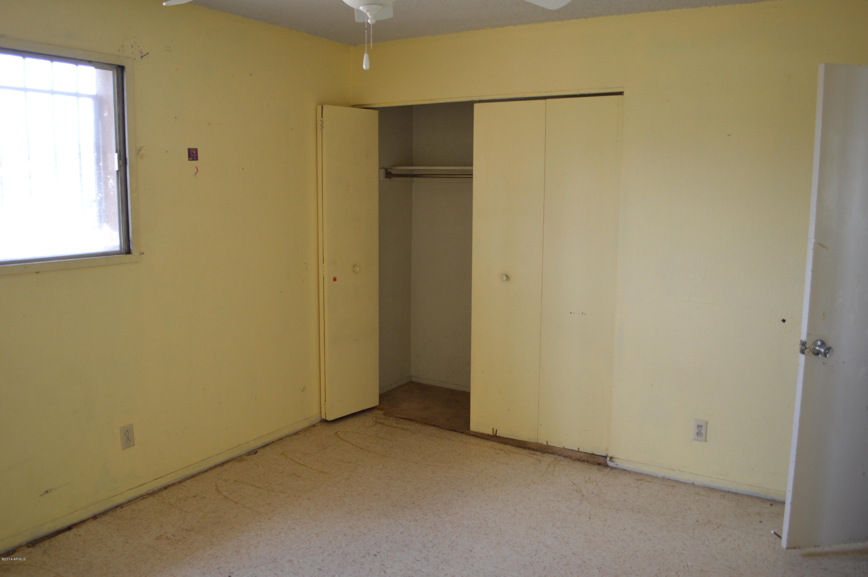 2144 West Pecan Road Phoenix, AZ 85041 - Photo 4 of 30 DSC_0096