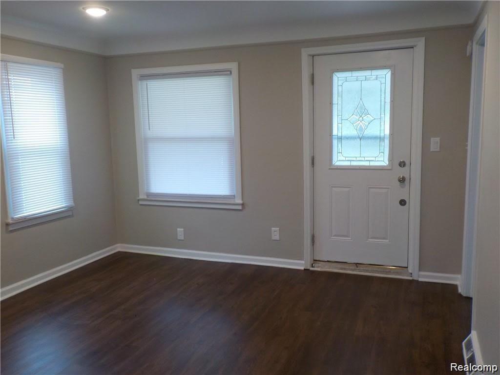 25560 Ryan Road Warren, MI 48091 - Photo 2 of 14