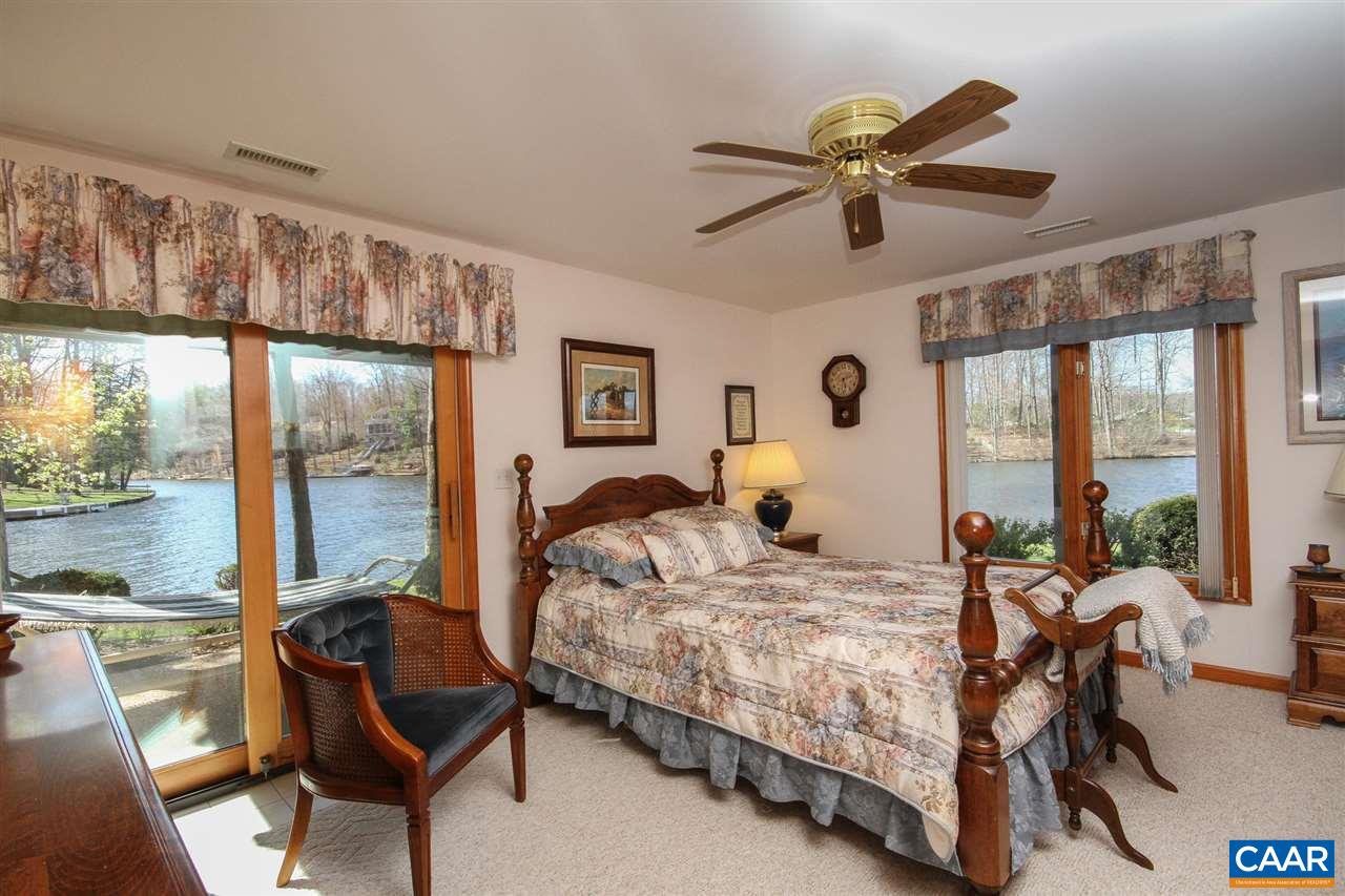 4 Cardinal Point Palmyra, VA 22963 - Photo 30 of 50 3rd Master Suite - On Terrace Level w/Private Entrance and Walk-out To Dock & Water