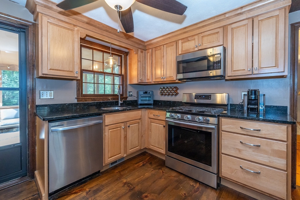 64 Ash Street Townsend, MA 01469 - Photo 5 of 34 Gallery Image 5