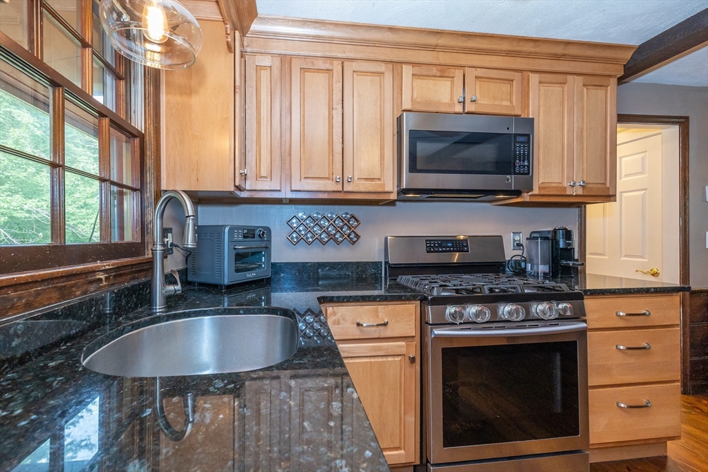 64 Ash Street Townsend, MA 01469 - Photo 6 of 34 Gallery Image 6
