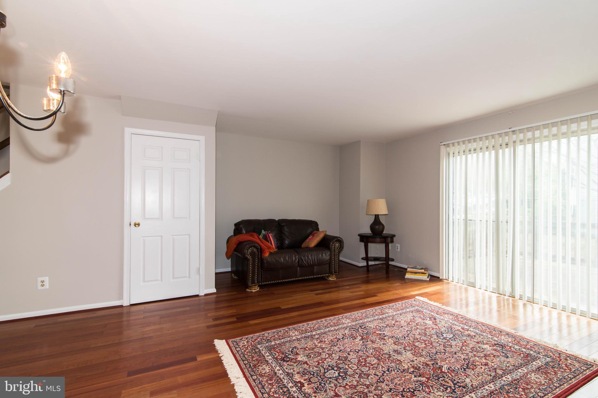 8 Travis Court Gaithersburg, MD 20879 - Photo 11 of 36 Living Room