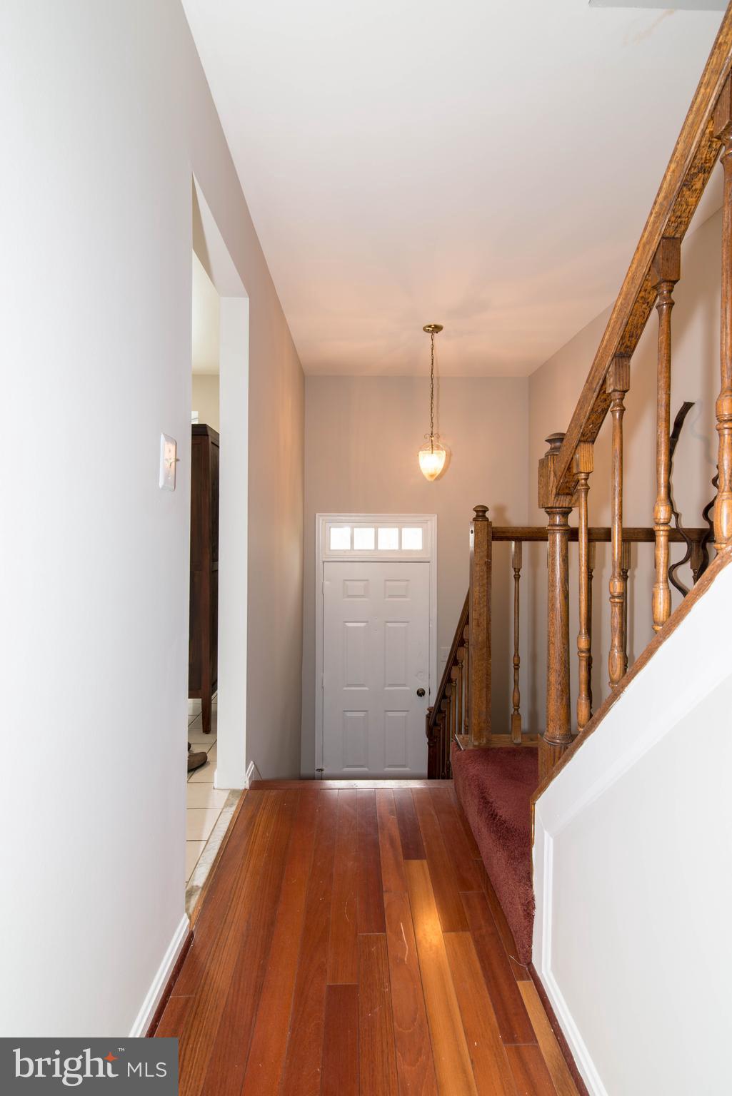 8 Travis Court Gaithersburg, MD 20879 - Photo 15 of 36 Hall/Foyer