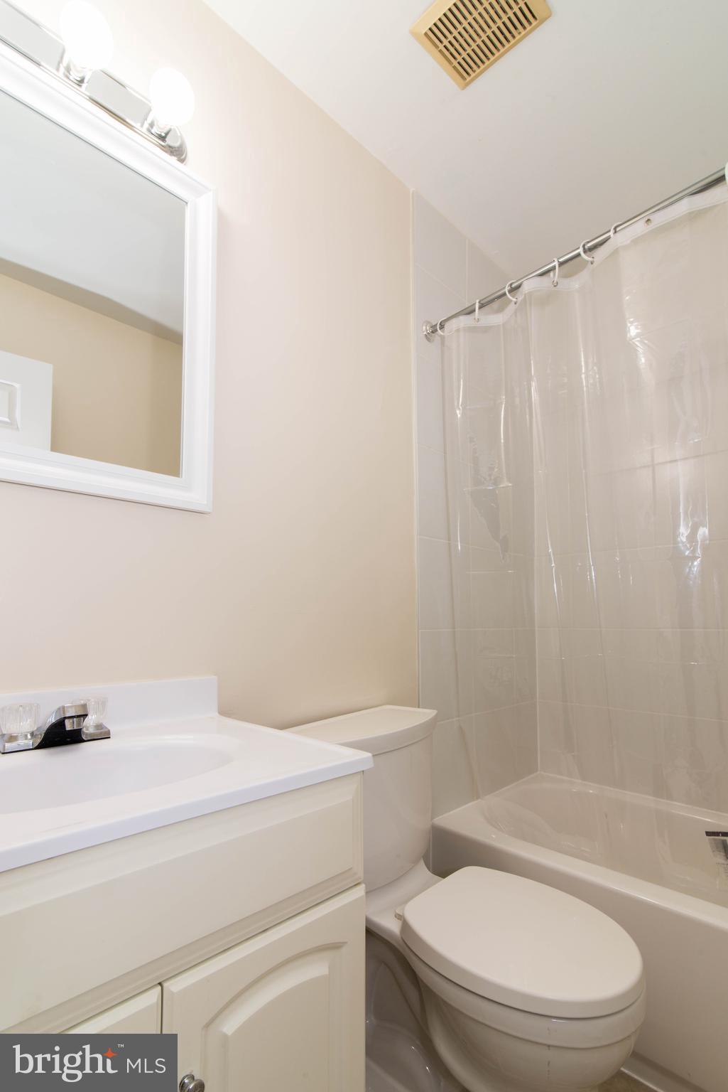 8 Travis Court Gaithersburg, MD 20879 - Photo 24 of 36 Bath