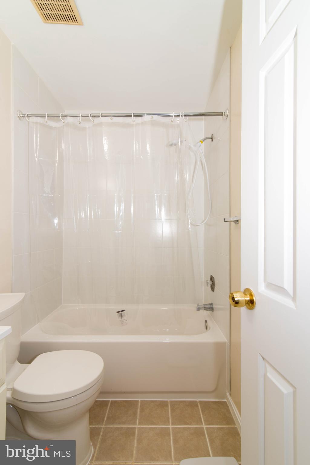 8 Travis Court Gaithersburg, MD 20879 - Photo 25 of 36 Bath