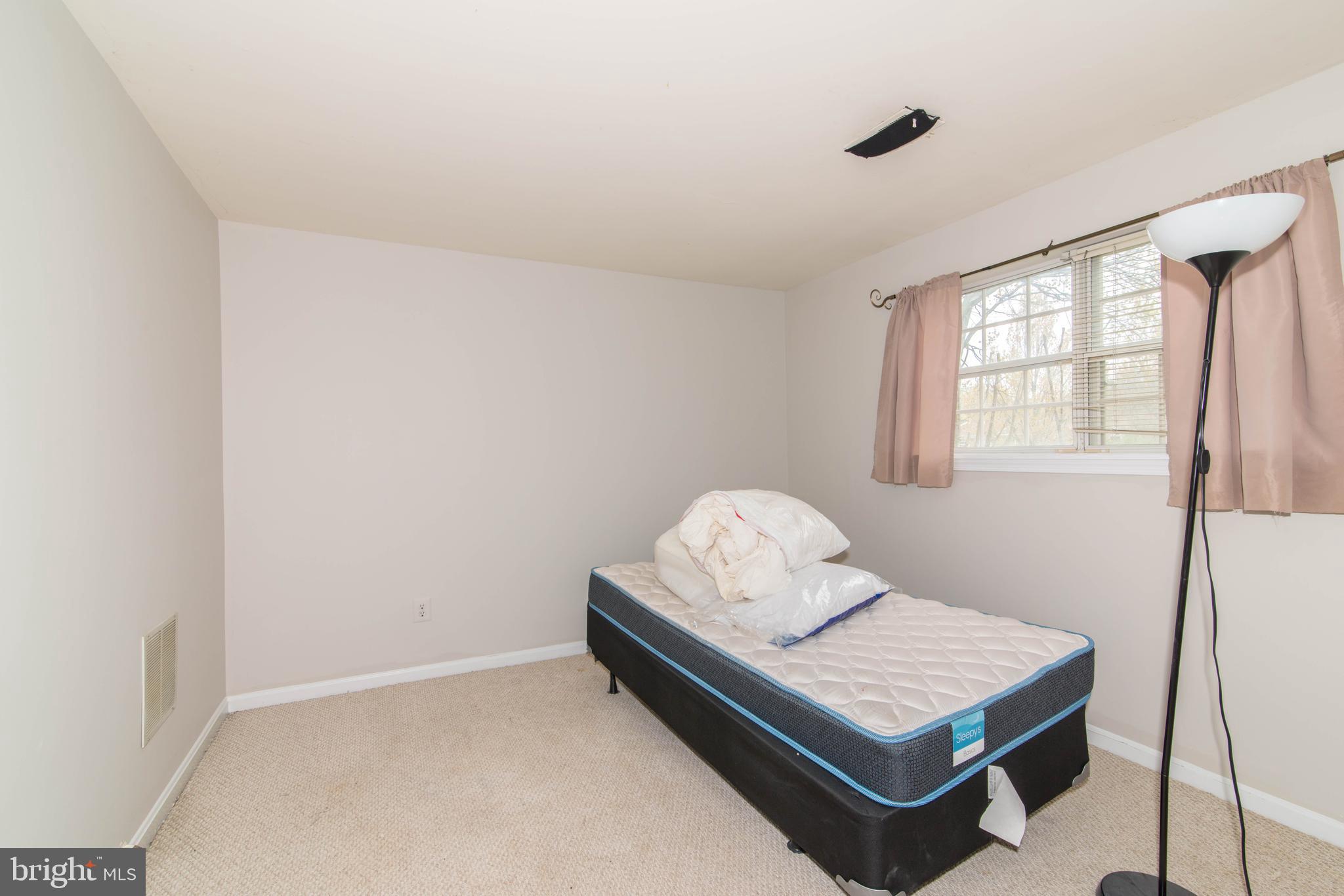 8 Travis Court Gaithersburg, MD 20879 - Photo 30 of 36 Bedroom